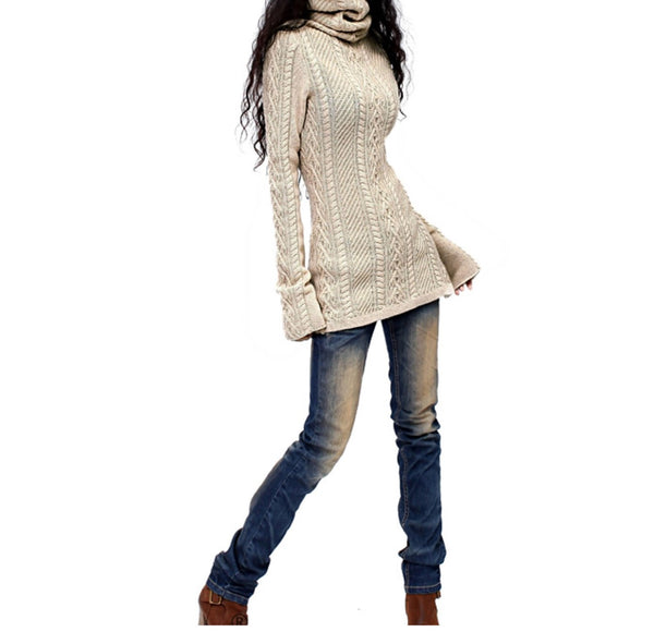 Long three-dimensional vintage wool sweater.
