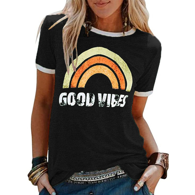 Bonnes vibrations T-shirt arc-en-ciel hippie.