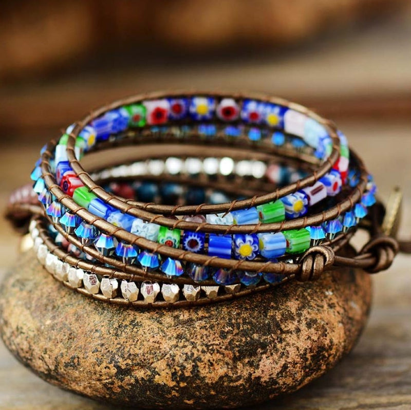 Bracelets bohème cuir wrap pierres semis-précieuses et cristal.