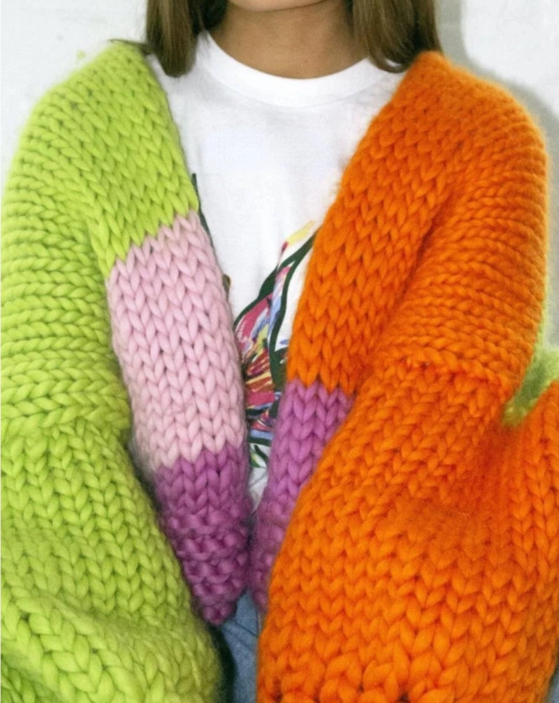 Gros pull tricot hippie multicolore.